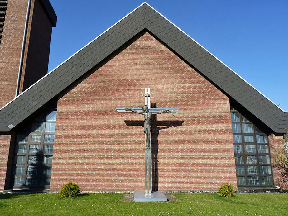 Katholische Pfarrkirche Zum Heiligen Kreuz Zierenberg (Foto: Karl-Franz Thiede)